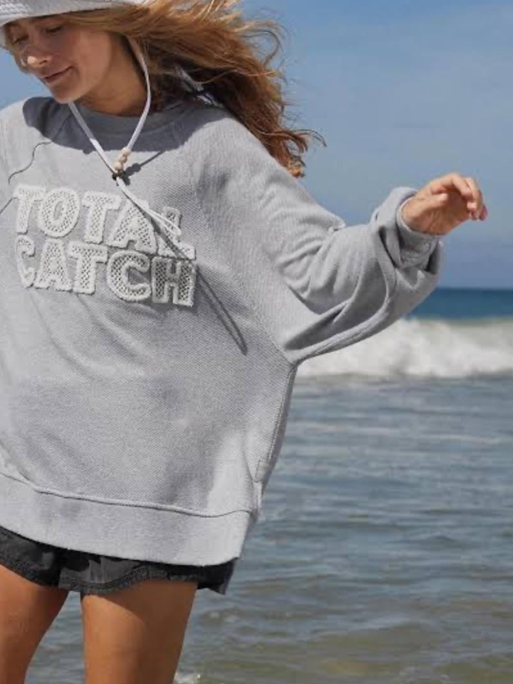Aerie Oversized Light Gray 'Total Catch' Pullover Sweatshirt Small